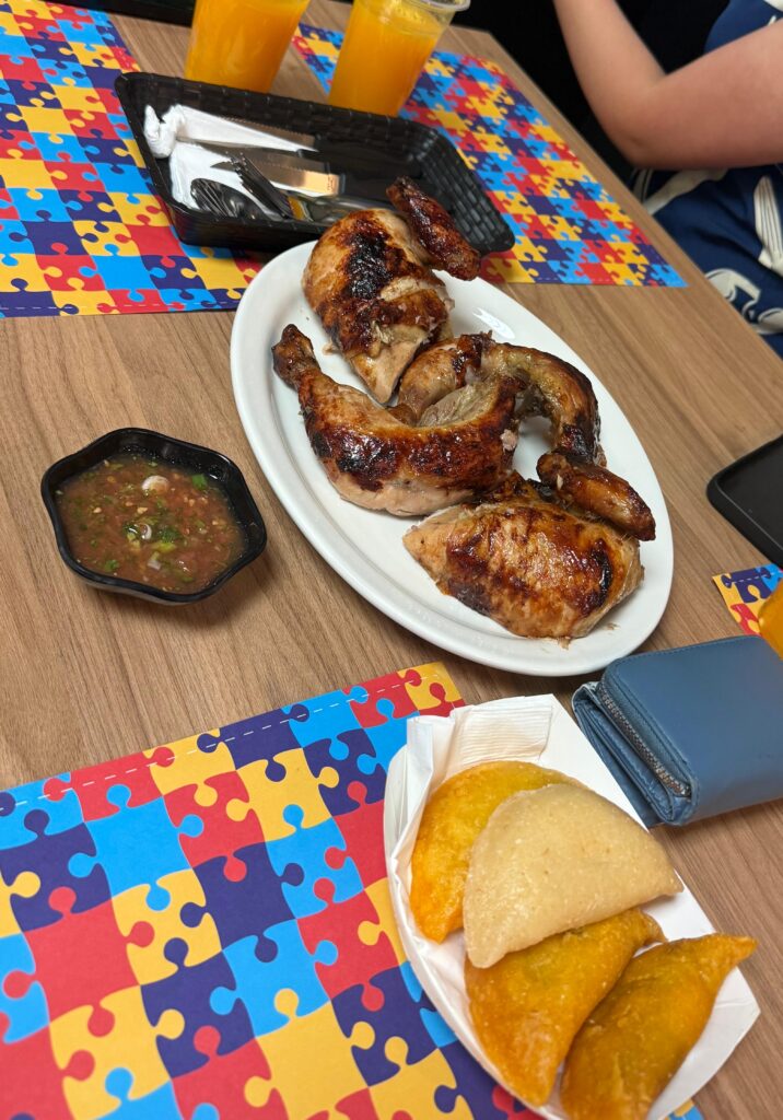 Chatos colombian restaurante restaurante colombiano empanadas, desayuno colombiano, boñuelos