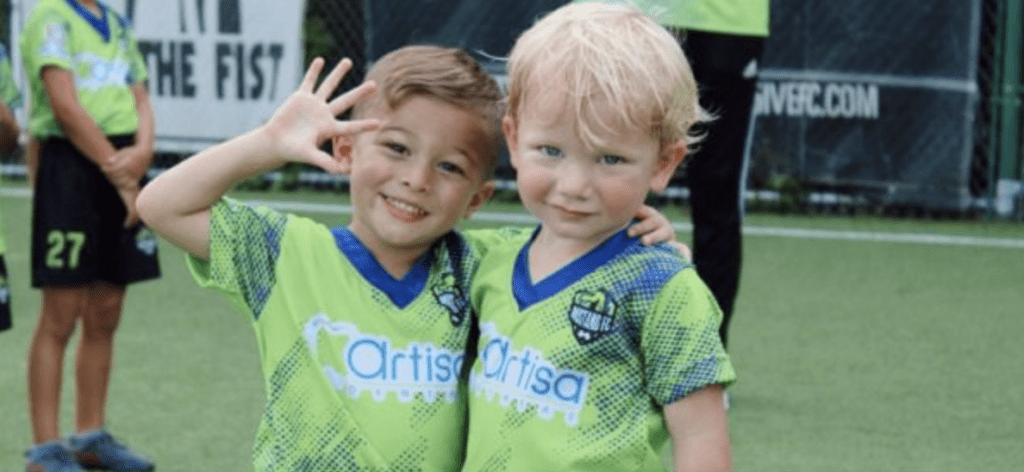 soccer class for 2yo clases de futbol para toddlers
