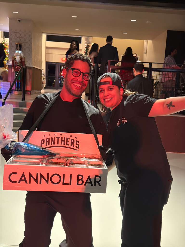 Catering de pavlovas near me postres colombianos, sanduches, canolis, croissants, café, ensalada de frutas, savory bites pavlova co coral springs