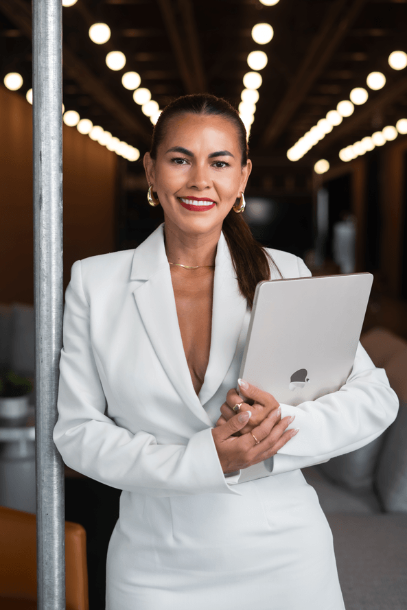 impulsate en USA ayudo a la comunidad latina en Estados Unidos mediante educación financiera accesible, reparación crediticia estratégica y asesoría personalizada, creando oportunidades reales de crecimiento económico y bienestar.