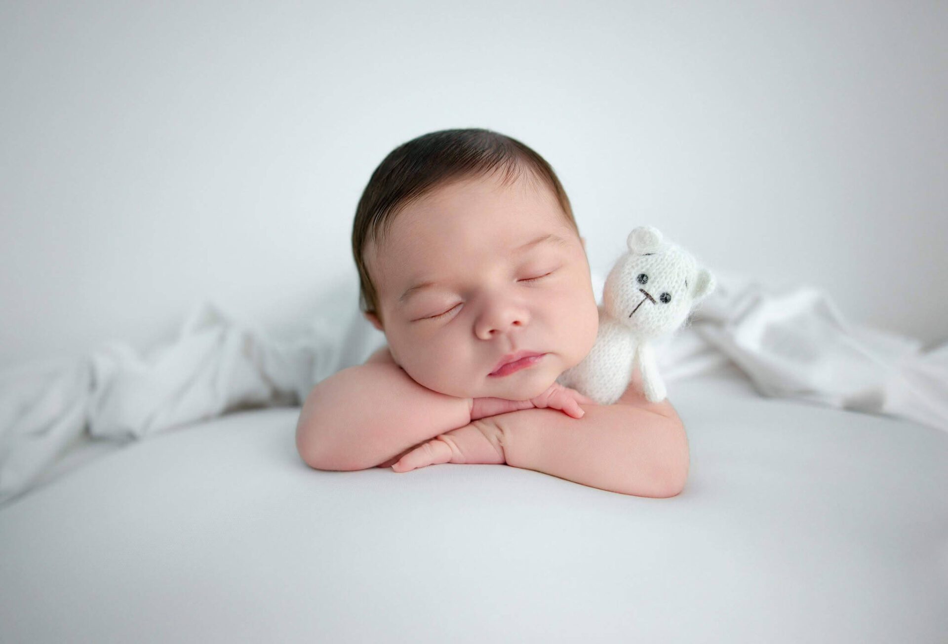 Day- Dream Photography Photography specialized in maternity, newborns, birthdays, and family memories.