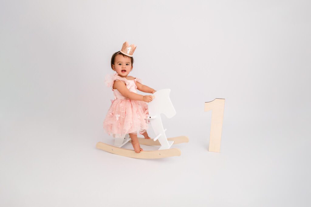 Day- Dream Photography Photography specialized in maternity, newborns, birthdays, and family memories.